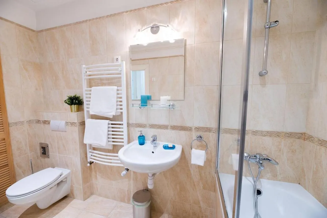 아파트 Central Bright And Spacious Home With 3 Rooms 부다페스트